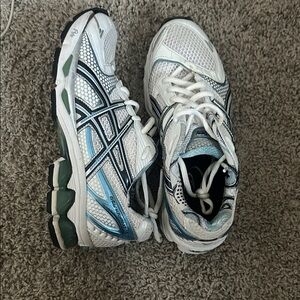 Asics White and Blue discontinued kayano gel 15
 small detachment on one shoe*